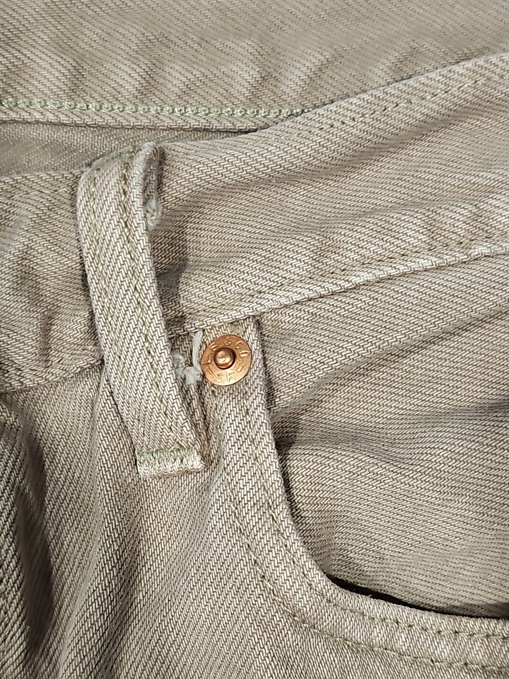 Levi's 501 Men's Straight Jeans in Khaki Brown 32 X 32 - Picture 3 of 8